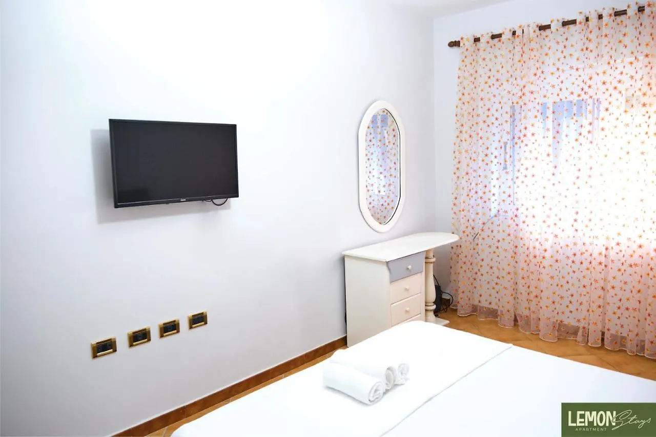 Lemon Stays Apartment Vlorë